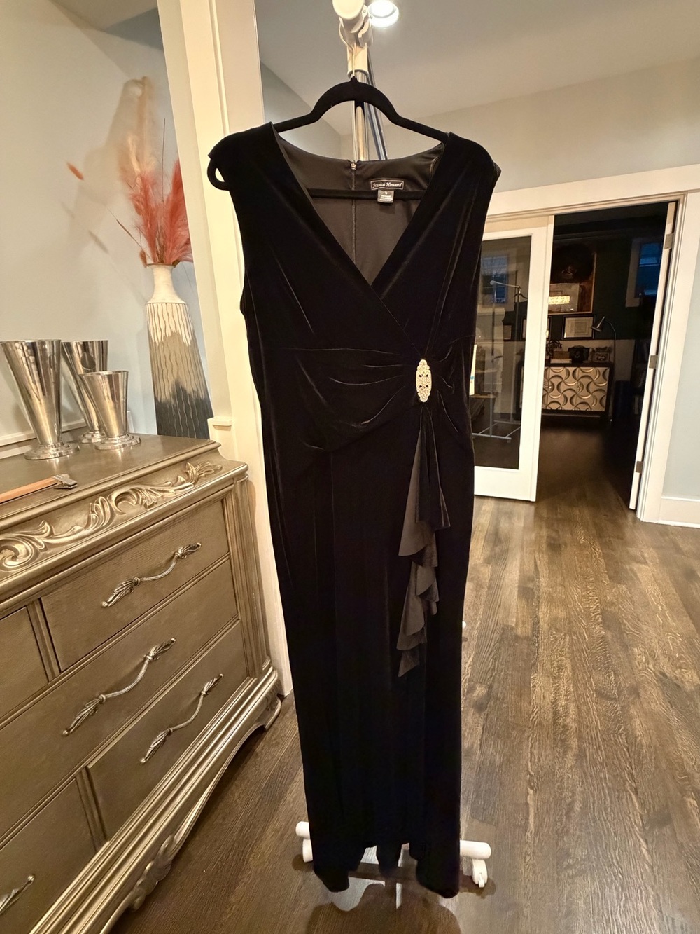 Jessica Howard Black Velvet V-Neck Evening Maxi with Brooch Accent